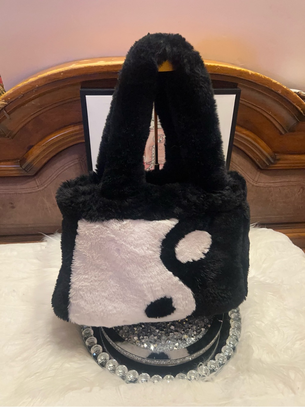Faux Fur Yin Yang Black & Cream tote bag - Picture 9 of 10